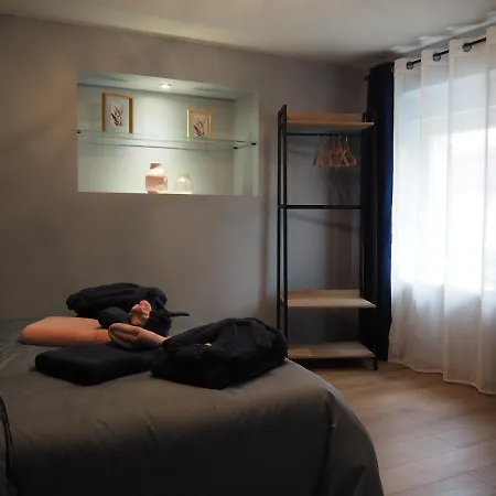 בית נופש Le Renouveau Avec Jacuzzi Privatif Laveline