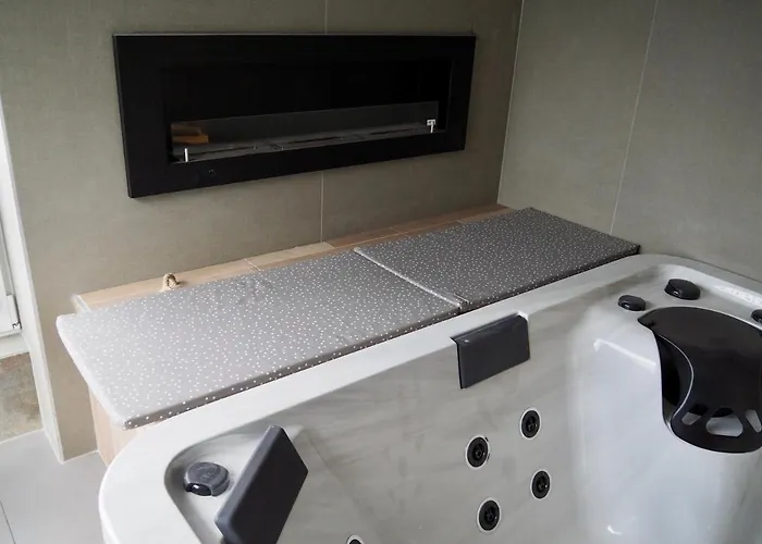 Prázdninový dům Le Renouveau Avec Jacuzzi Privatif *